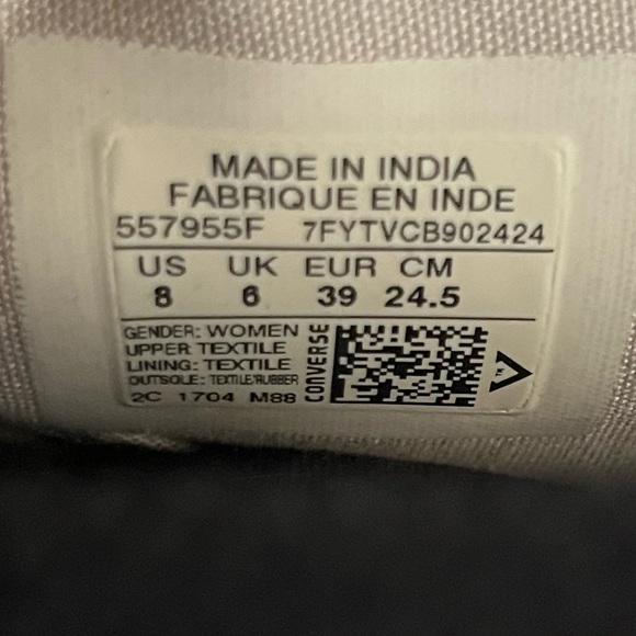 Low Top Converse - Picture 6 of 6